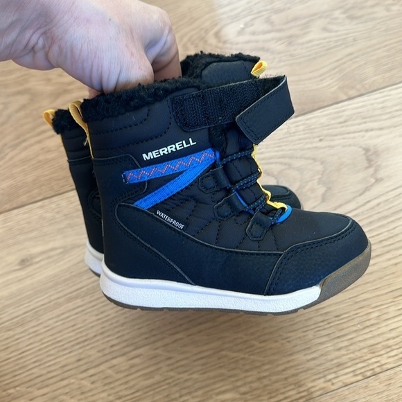 Merrell Snow Crush 3.0 Waterproof Snow Boot
BLACK/ MULTI, Size 7 NWT - Picture 2 of 5